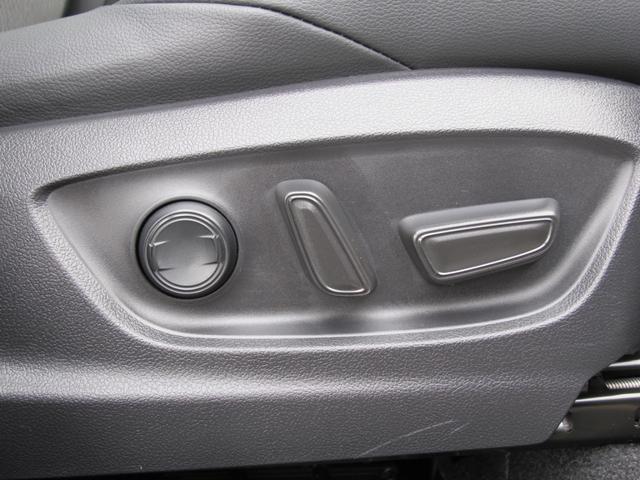 カローラクロス ハイブリッド　Ｚ　パノラマガラスルーフ・１０．５インチディスプレイオーディオ（ナビ、ＴＶ有）・全周囲・アドバンスパーク・ＢＳＭ・パワーバックドア・ルーフレール・ＥＴＣ２．０・スマートキー２個・シートヒーター・１オーナー（37枚目）