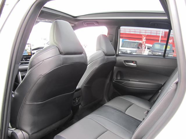 カローラクロス ハイブリッド　Ｚ　パノラマガラスルーフ・１０．５インチディスプレイオーディオ（ナビ、ＴＶ有）・全周囲・アドバンスパーク・ＢＳＭ・パワーバックドア・ルーフレール・ＥＴＣ２．０・スマートキー２個・シートヒーター・１オーナー（56枚目）