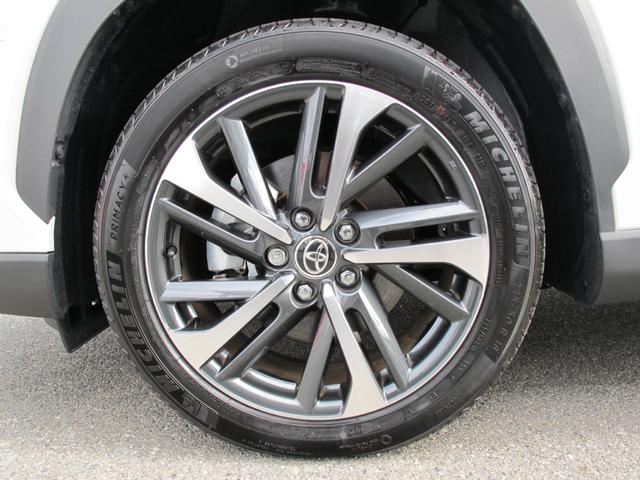 カローラクロス ハイブリッド　Ｚ　パノラマガラスルーフ・１０．５インチディスプレイオーディオ（ナビ、ＴＶ有）・全周囲・アドバンスパーク・ＢＳＭ・パワーバックドア・ルーフレール・ＥＴＣ２．０・スマートキー２個・シートヒーター・１オーナー（68枚目）
