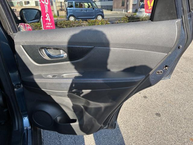 エクストレイル ２０Ｘ　ＨＶエクストリーマＸエマジェンシーブレーキＰ　禁煙　全周囲モニター　シートヒーター　純ナビ　Ｂカメラ　Ｂｌｕｅｔｏｏｔｈ可　スマートキー　パワーバックドア　衝突軽減システム　ドアミラーヒーター　クルコン　純正１７インチアルミ　ＥＴＣ　ＬＥＤヘッド（32枚目）