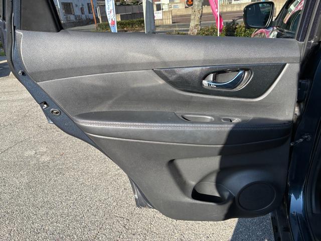 エクストレイル ２０Ｘ　ＨＶエクストリーマＸエマジェンシーブレーキＰ　禁煙　全周囲モニター　シートヒーター　純ナビ　Ｂカメラ　Ｂｌｕｅｔｏｏｔｈ可　スマートキー　パワーバックドア　衝突軽減システム　ドアミラーヒーター　クルコン　純正１７インチアルミ　ＥＴＣ　ＬＥＤヘッド（56枚目）