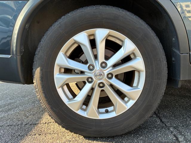 エクストレイル ２０Ｘ　ＨＶエクストリーマＸエマジェンシーブレーキＰ　禁煙　全周囲モニター　シートヒーター　純ナビ　Ｂカメラ　Ｂｌｕｅｔｏｏｔｈ可　スマートキー　パワーバックドア　衝突軽減システム　ドアミラーヒーター　クルコン　純正１７インチアルミ　ＥＴＣ　ＬＥＤヘッド（65枚目）