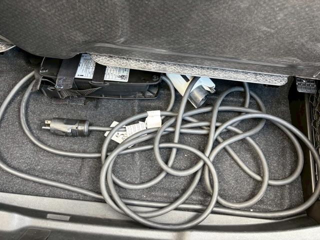 5シリーズ 530e Mスポーツアイパフォーマンス ★禁煙★ベージュ革シート★メーカーナビ★Bカメラ★フルセグTV★シートヒーター★スマートキー★パワートランク★レーンキーピング★衝突軽減★レーダークルーズ★充電ケーブル★ETC(33枚目)