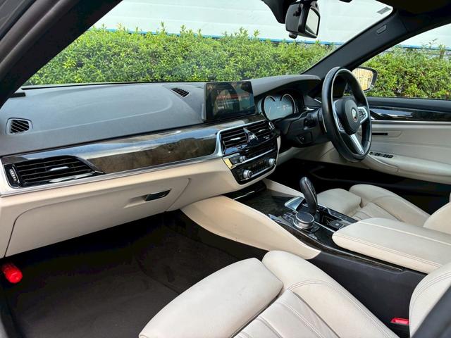 5シリーズ 530e Mスポーツアイパフォーマンス ★禁煙★ベージュ革シート★メーカーナビ★Bカメラ★フルセグTV★シートヒーター★スマートキー★パワートランク★レーンキーピング★衝突軽減★レーダークルーズ★充電ケーブル★ETC(38枚目)