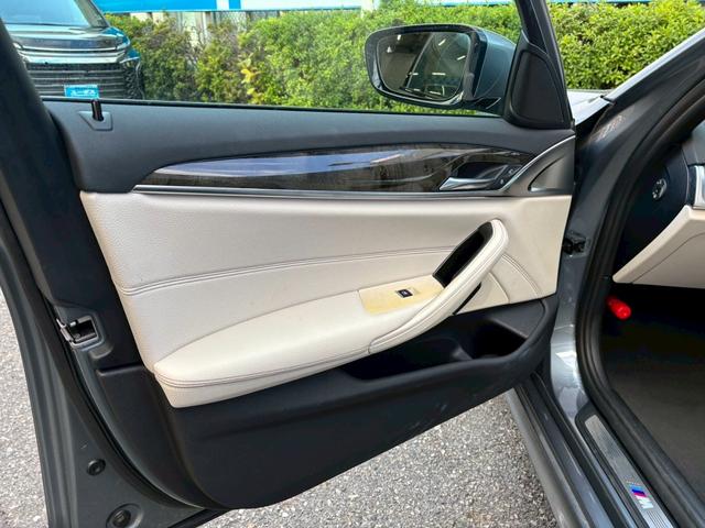 5シリーズ 530e Mスポーツアイパフォーマンス ★禁煙★ベージュ革シート★メーカーナビ★Bカメラ★フルセグTV★シートヒーター★スマートキー★パワートランク★レーンキーピング★衝突軽減★レーダークルーズ★充電ケーブル★ETC(40枚目)