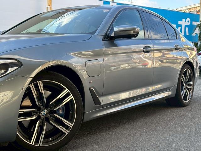 5シリーズ 530e Mスポーツアイパフォーマンス ★禁煙★ベージュ革シート★メーカーナビ★Bカメラ★フルセグTV★シートヒーター★スマートキー★パワートランク★レーンキーピング★衝突軽減★レーダークルーズ★充電ケーブル★ETC(61枚目)