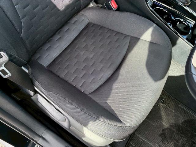 プリウスＰＨＶ Ｓナビパッケージ　禁煙　メーカーナビ　Ｂカメラ　フルセグＴＶ　Ｂｌｕｅｔｏｏｔｈ可　ハンドルヒーター　シートヒーター　スマートキー　レーンキーピング　レーダークルーズ　ＬＥＤヘッドライト　ＥＴＣ（14枚目）