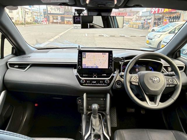 カローラクロス Ｚ　雹害　ワンオーナー　禁煙　全周囲モニター　コンビシート　ディスプレイオーディオ（ナビ）　Ｂカメラ　Ｄ席パワーシート　シートヒーター　ＢＳＭ　ＬＥＤヘッドライト　スマートキー　レーダークルーズ　ＥＴＣ（2枚目）