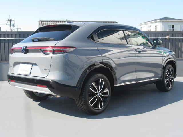 ヴェゼル ｅ：ＨＥＶＺ　弊社元試乗車　純正９インチナビ　純正ドラレコ前後　バックカメラ　ブラインドスポット　電動格納ミラー　ブレーキホールド機能付き電子パ　パーキングセンサー前後　電動リアゲート　ＥＴＣ２．０　禁煙車（10枚目）