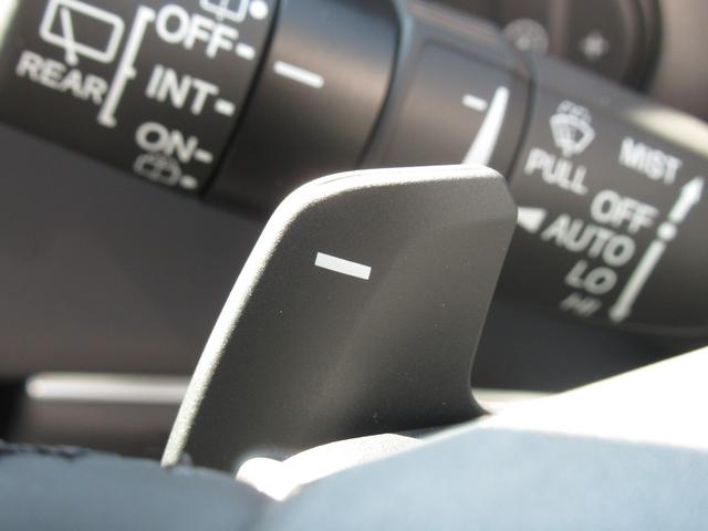 ヴェゼル ｅ：ＨＥＶＺ　弊社元試乗車　純正９インチナビ　純正ドラレコ前後　バックカメラ　ブラインドスポット　電動格納ミラー　ブレーキホールド機能付き電子パ　パーキングセンサー前後　電動リアゲート　ＥＴＣ２．０　禁煙車（33枚目）