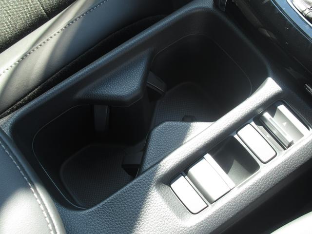 ヴェゼル ｅ：ＨＥＶＺ　弊社元試乗車　純正９インチナビ　純正ドラレコ前後　バックカメラ　ブラインドスポット　電動格納ミラー　ブレーキホールド機能付き電子パ　パーキングセンサー前後　電動リアゲート　ＥＴＣ２．０　禁煙車（41枚目）