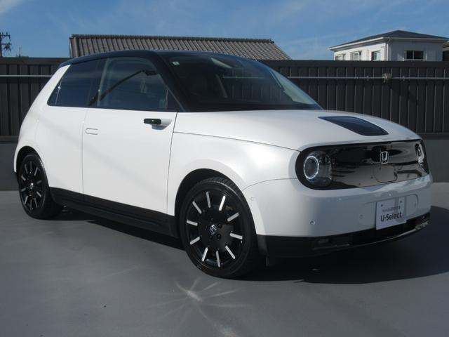Ｈｏｎｄａ ｅ アドバンス　弊社元試乗車　純正ワイドスクリーンホンダコネクトディスプレー　純正ドラレコ前後　マルチビューカメラ　パーキングセンサー前後　スカイルーフ　ＥＴＣ２．０　パーキングパイロット　サイドカメラミラー（7枚目）