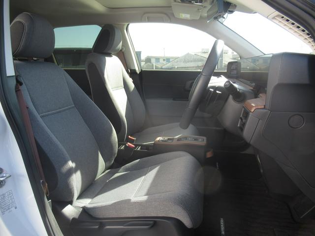 Ｈｏｎｄａ ｅ アドバンス　弊社元試乗車　純正ワイドスクリーンホンダコネクトディスプレー　純正ドラレコ前後　マルチビューカメラ　パーキングセンサー前後　スカイルーフ　ＥＴＣ２．０　パーキングパイロット　サイドカメラミラー（13枚目）