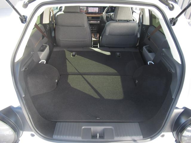 Ｈｏｎｄａ ｅ アドバンス　弊社元試乗車　純正ワイドスクリーンホンダコネクトディスプレー　純正ドラレコ前後　マルチビューカメラ　パーキングセンサー前後　スカイルーフ　ＥＴＣ２．０　パーキングパイロット　サイドカメラミラー（16枚目）