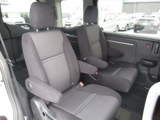 ステップワゴンスパーダ スパーダホンダセンシング 純正9インチナビ 純正ドラレコ前後 純正9インチリア席モニター バックカメラ 両側パワースライドドア わくわくゲート 後席ロールサンシェード パーキングセンサー前 ワンオーナー DVD HDMI(15枚目)