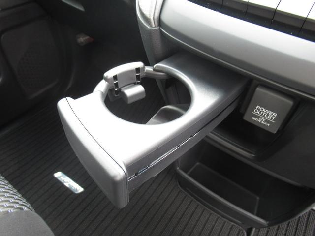 ステップワゴンスパーダ スパーダホンダセンシング 純正9インチナビ 純正ドラレコ前後 純正9インチリア席モニター バックカメラ 両側パワースライドドア わくわくゲート 後席ロールサンシェード パーキングセンサー前 ワンオーナー DVD HDMI(39枚目)