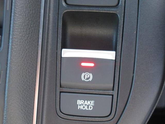 �X�C�b�`�ЂƂA���񂽂񑀍�̓d�q�p�[�L���O�u���[�L�F�X�C�b�`����Ńp�[�L���O�u���[�L���I���^�I�t�ł���d�q����p�[�L���O�u���[�L�B���i���ɃA�N�Z���y�_���𓥂߂΁A�����I�ɉ�������܂��B