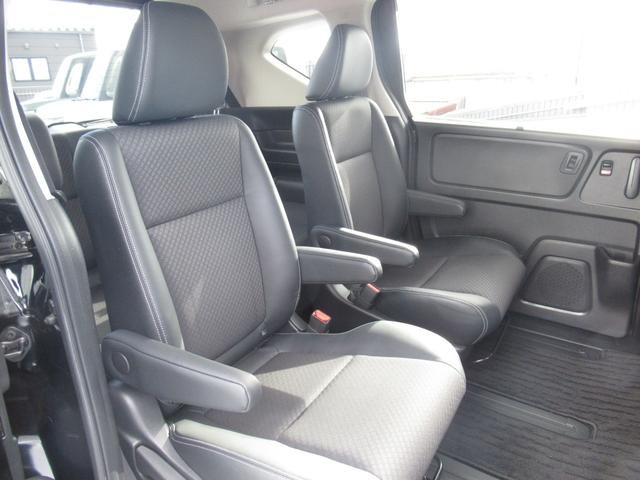 フリードハイブリッド ハイブリッド・Gホンダセンシング 純正9インチナビ タイヤ4本新品 両側パワースライドドア 運転席・助手席シートヒーター 電動格納ドアミラー 後席ロールサンシェード バックカメラ ETC LEDヘッドライト ワンオーナー(12枚目)