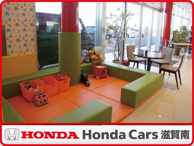 ヴェゼル ｅ：ＨＥＶＸ　いまコレ＋・新品フロアカーペット・Ｈｏｎｄａ　ＣＯＮＮＥＣＴ　ディスプレイ付　ＡＡＣ　１オーナ　スマ－トキ－　誤発進抑制　ＰＷ　リアカメラ　クルコン　ＥＳＣ　ＥＴＣ装備　キーフリー　ＬＥＤヘッドランプ（28枚目）