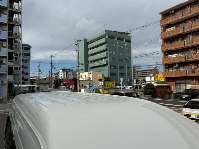 ハイエースワゴン グランドキャビン　１０人乗り★Ｆリップ★Ｓエアロ★Ｒ外バンパー★外テールランプ★ディスプレイオーディオ★Ｒカメラ★片側電動スライドドア★キーレス★社外１７インチＡＷ★ＡＣ１００Ｖ★ＥＴＣ★（12枚目）