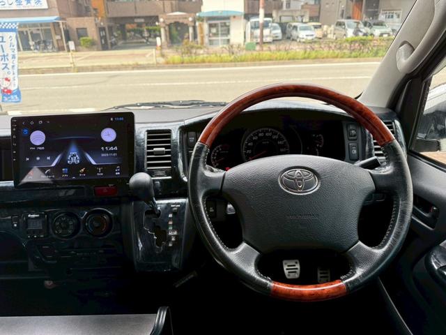 ハイエースワゴン グランドキャビン　１０人乗り★Ｆリップ★Ｓエアロ★Ｒ外バンパー★外テールランプ★ディスプレイオーディオ★Ｒカメラ★片側電動スライドドア★キーレス★社外１７インチＡＷ★ＡＣ１００Ｖ★ＥＴＣ★（15枚目）