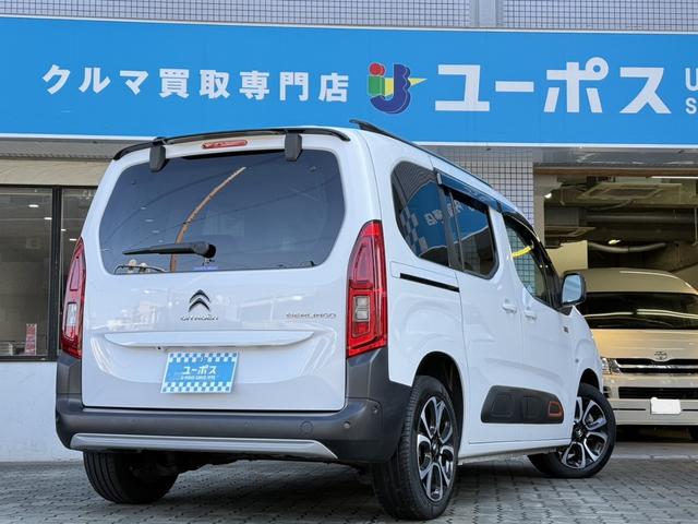 ベルランゴ シャイン　ＸＴＲ　パック　禁煙　専用インテリア　パノラマガラスルーフ　ディスプレイオーディオ　ナビ　フルセグＴＶ　Ｒカメラ　サイドカメラ　ブラインドスポット　衝突軽減　レーンキーピング　クルコン　ＦＲドラレコ　ルーフレール（8枚目）