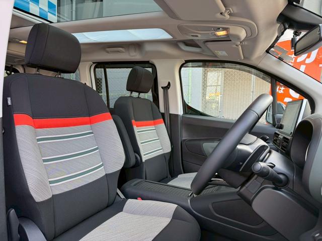 ベルランゴ シャイン　ＸＴＲ　パック　禁煙　専用インテリア　パノラマガラスルーフ　ディスプレイオーディオ　ナビ　フルセグＴＶ　Ｒカメラ　サイドカメラ　ブラインドスポット　衝突軽減　レーンキーピング　クルコン　ＦＲドラレコ　ルーフレール（13枚目）