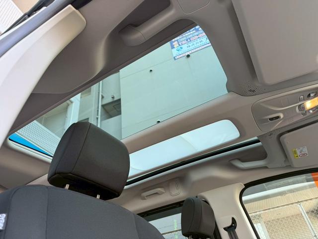 ベルランゴ シャイン　ＸＴＲ　パック　禁煙　専用インテリア　パノラマガラスルーフ　ディスプレイオーディオ　ナビ　フルセグＴＶ　Ｒカメラ　サイドカメラ　ブラインドスポット　衝突軽減　レーンキーピング　クルコン　ＦＲドラレコ　ルーフレール（15枚目）