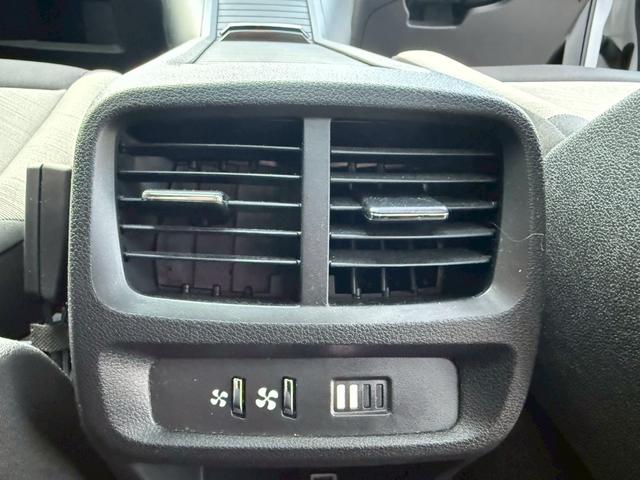 ベルランゴ シャイン　ＸＴＲ　パック　禁煙　専用インテリア　パノラマガラスルーフ　ディスプレイオーディオ　ナビ　フルセグＴＶ　Ｒカメラ　サイドカメラ　ブラインドスポット　衝突軽減　レーンキーピング　クルコン　ＦＲドラレコ　ルーフレール（18枚目）