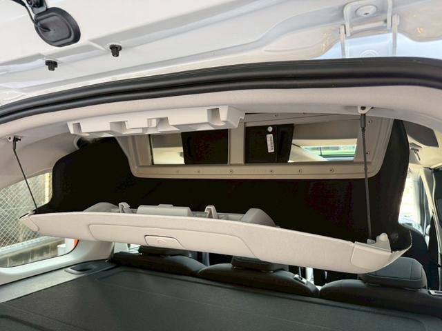 ベルランゴ シャイン　ＸＴＲ　パック　禁煙　専用インテリア　パノラマガラスルーフ　ディスプレイオーディオ　ナビ　フルセグＴＶ　Ｒカメラ　サイドカメラ　ブラインドスポット　衝突軽減　レーンキーピング　クルコン　ＦＲドラレコ　ルーフレール（21枚目）