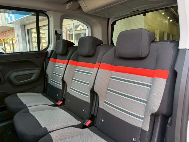 ベルランゴ シャイン　ＸＴＲ　パック　禁煙　専用インテリア　パノラマガラスルーフ　ディスプレイオーディオ　ナビ　フルセグＴＶ　Ｒカメラ　サイドカメラ　ブラインドスポット　衝突軽減　レーンキーピング　クルコン　ＦＲドラレコ　ルーフレール（23枚目）