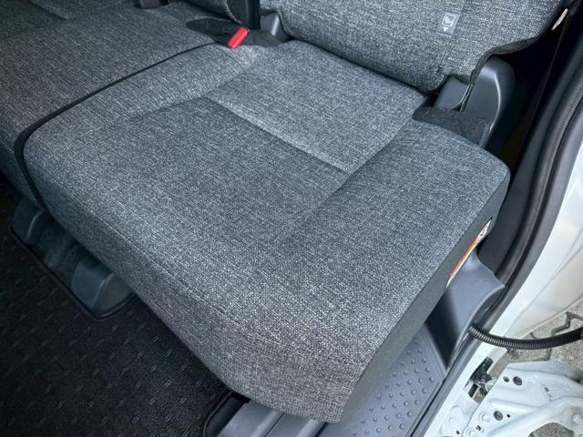 シエンタ Ｚ　禁煙・１０．５型ＤＡ・フルセグＴＶ・全周囲カメラ・Ｒカメラ・両側パワースライドドア・シートヒーター・衝突軽減・レーンキープ・レーダークルーズ・ＢＳＭ・シートヒーター・ハンドルヒーター・ＬＥＤライト（55枚目）