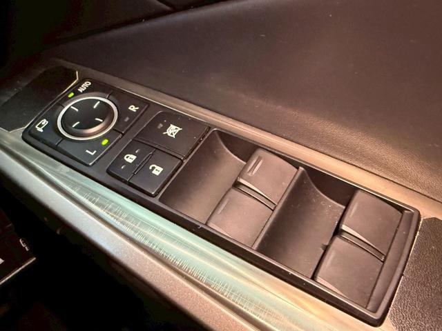 弊社は画像修正を行っておりません！写真も多く撮影し遠保のお客様でもご安心して頂けるように心がけております☆彡クリーニングも仕上げ業者様に依頼を行い最終チェックを行い使用感を極力無くすようにしております