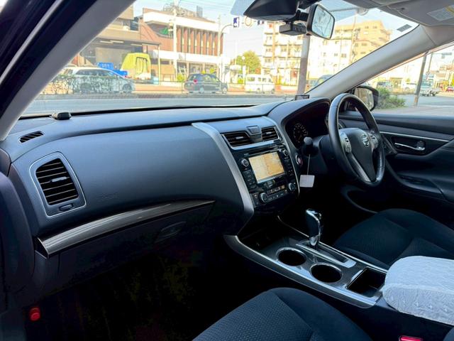 ティアナ ＸＬ　ナビＡＶＭパッケージ　禁煙・１オーナー・サンルーフ・純正ナビ・フルセグＴＶ・全周囲カメラ・Ｒカメラ・ブラインドスポット・衝突軽減・クルーズコントロール・パワーシート・クリアランスソナー・スマートキー・ＨＩＤライト・ＥＴＣ（22枚目）