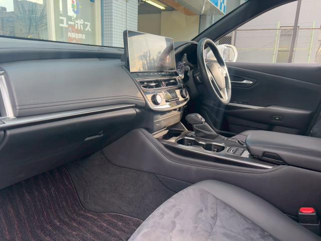 クラウンハイブリッド Ｓ　純正ナビ・フルセグＴＶ・全周囲モニター・Ｒカメラ・ブラインドスポット・衝突軽減・レーダークルーズ・ハンドルヒーター・パワーシート・シートヒーター・コンビシート・ＬＥＤライト・ＥＴＣ（19枚目）