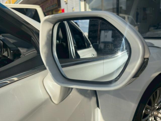 クラウンハイブリッド Ｓ　純正ナビ・フルセグＴＶ・全周囲モニター・Ｒカメラ・ブラインドスポット・衝突軽減・レーダークルーズ・ハンドルヒーター・パワーシート・シートヒーター・コンビシート・ＬＥＤライト・ＥＴＣ（31枚目）