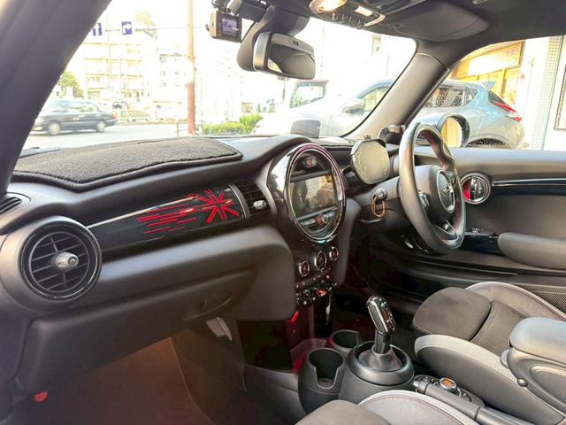 当店在庫車両は掲載の総額でご購入可能です！！仕入れ直販だから出来る価格です！詳しくはお問い合わせください☆ユーポス内環生野店０１２０−９３２−３９８