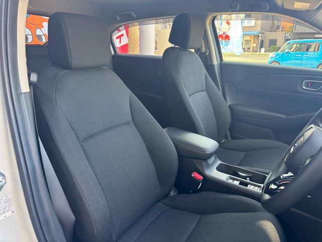 ヴェゼル Ｇ　９インチナビ（ＶＸＵ－２５ＶＺｉ）・フルセグＴＶ・Ｒカメラ・ホンダセンシング・ＬＥＤライト・スマートキー・ＥＴＣ・スマートキー２個・レーダークルーズ（12枚目）