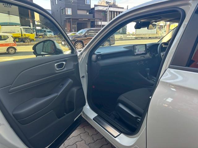 ヴェゼル Ｇ　９インチナビ（ＶＸＵ－２５ＶＺｉ）・フルセグＴＶ・Ｒカメラ・ホンダセンシング・ＬＥＤライト・スマートキー・ＥＴＣ・スマートキー２個・レーダークルーズ（23枚目）