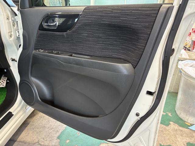 N-ONE モデューロX ユーザー買取・禁煙・社外ナビ・フルセグテレビ・クルーズコントロール・ブーストメーター・外Fスポイラー・外足回り・パドルシフト・コンビシート・ETC・外15インチアルミホイール・内外装クリーニング済み(40枚目)