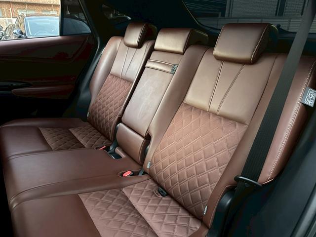 ハリアー プログレス　メーカーナビ・フルセグＴＶ・ＪＢＬ全周囲・モデリスタエアロ（ＦＳＲ）・パノラマＳＲ・コンビシート・パワーシート・パワーバックドア・ＬＥＤライト・スマートキーレーダークルーズ・セーフティーセンス・ＥＴＣ（22枚目）