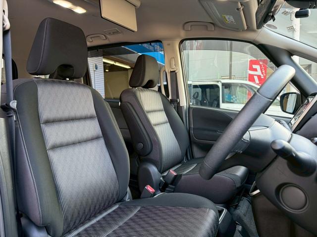 セレナ e-パワー ハイウェイスターV ・禁煙・純正10インチナビ・フリップダウン・フルセグTV・アラウンドビューモニター・Rカメラ・インテリジェントルームミラー・プロパイロット・両側電動スライドドア・スマートキー2個・LEDライト・ETC(14枚目)