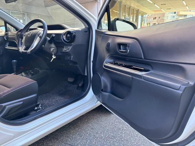 アクア G 純正ナビ(NSCP-W64)★地デジTV★Rカメラ★キーレス★クルーズコントロール★ETC★(14枚目)