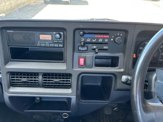 サンバートラック ＴＢ　４ＷＤ　　　　５速　　エアコン（11枚目）