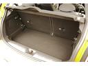 トランクスペースは小さめですが、