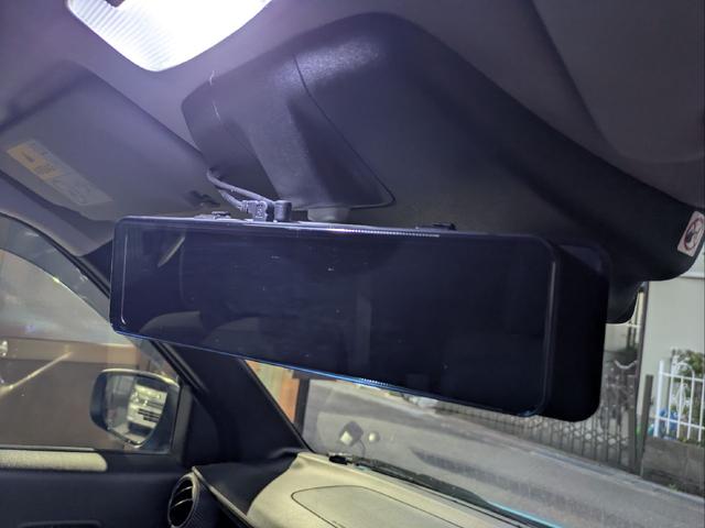 ミラータイプの前後ドラレコです