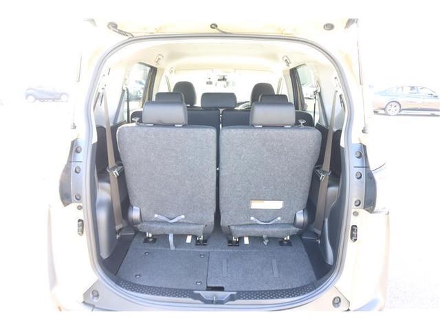 シエンタ ハイブリッド　Ｇ　セーフティーエディションＩＩ　フルセグ　メモリーナビ　ＤＶＤ再生　ミュージックプレイヤー接続可　バックカメラ　衝突被害軽減システム　ＥＴＣ　ドラレコ　両側電動スライド　ＬＥＤヘッドランプ　ウオークスルー　乗車定員７人　３列シート（16枚目）