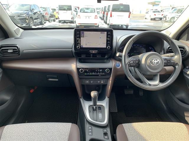 ヤリスクロス ハイブリッドＺ　メモリーナビ　ミュージックプレイヤー接続可　バックカメラ　衝突被害軽減システム　ＥＴＣ　ドラレコ　ＬＥＤヘッドランプ　ワンオーナー　記録簿（9枚目）