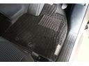 フロアマット標準装備。車内を清潔に保ちます。