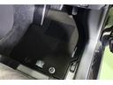 フロアマット標準装備。車内を清潔に保ちます。